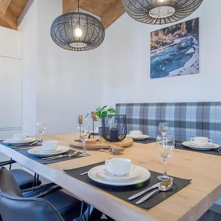 Spacious Chalet With Sauna In Krimml, 400 M From The Ski-bus Stop بيت للعطل