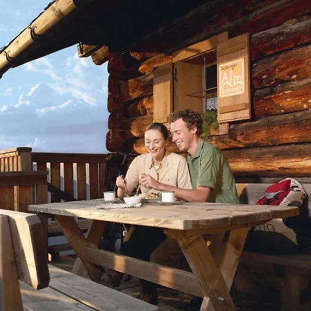 Spacious Chalet With Sauna In Krimml, 400 M From The Ski-bus Stop بيت للعطل