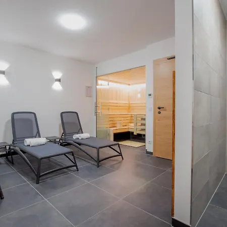 Spacious Chalet With Sauna In Krimml, 400 M From The Ski-bus Stop