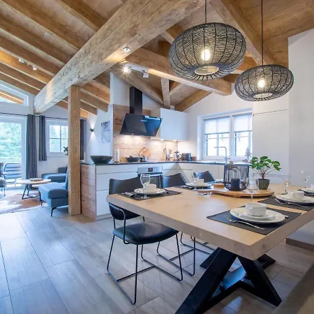 Spacious Chalet With Sauna In Krimml, 400 M From The Ski-bus Stop بيت للعطل *