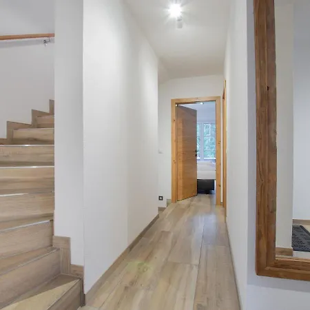 Spacious Chalet With Sauna In Krimml, 400 M From The Ski-bus Stop